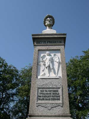 Frederik 6. ved Skanderborg Slotskirke. Foto: Søren Faaborg Nielsen